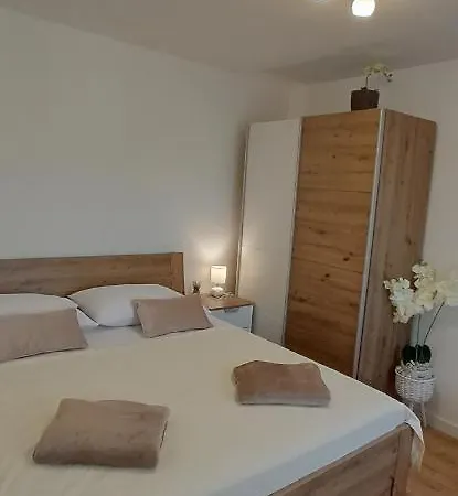 Semesterbostad Peran