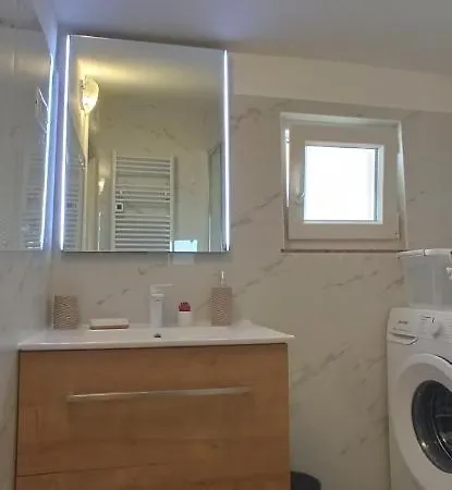 Semesterbostad Peran *