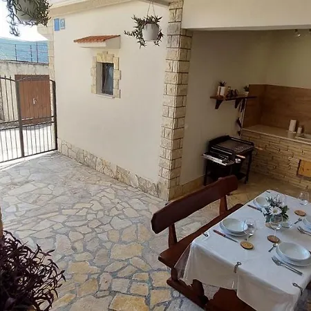 Semesterbostad Peran *