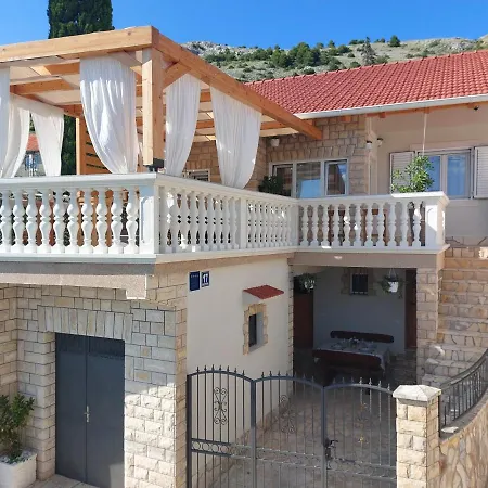 Peran Semesterbostad *