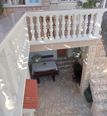 別荘 Peran Grebaštica