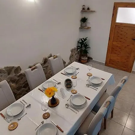 Peran Semesterbostad Grebaštica