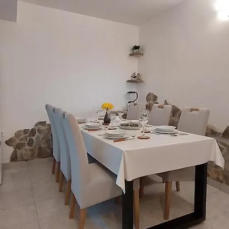 Semesterbostad Peran